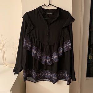 🌵Black shirt printed ruffled